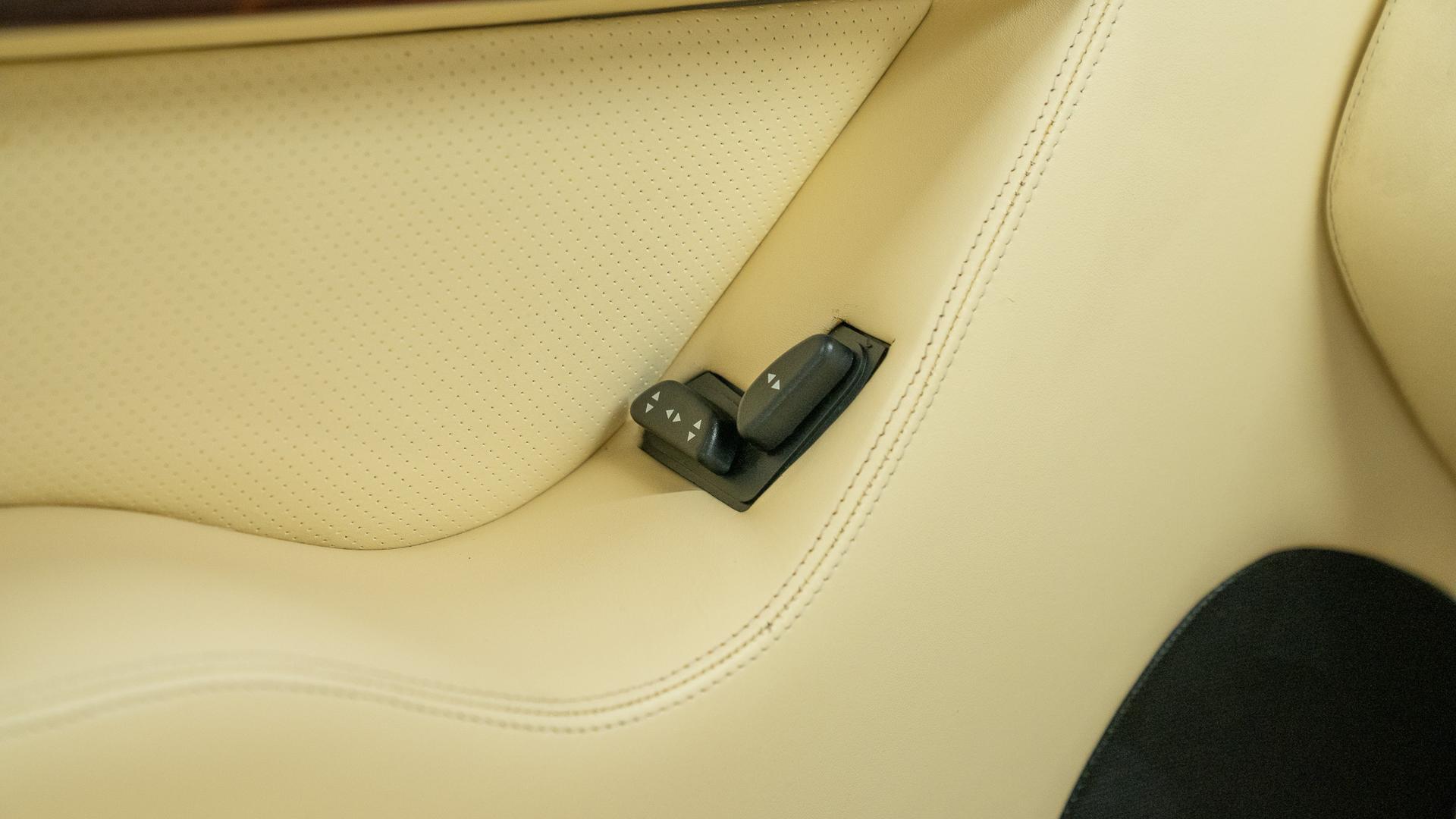 Aston Martin Virage Photo 1db49b7c-b97e-4deb-9755-6c6fa6aa0771.jpg