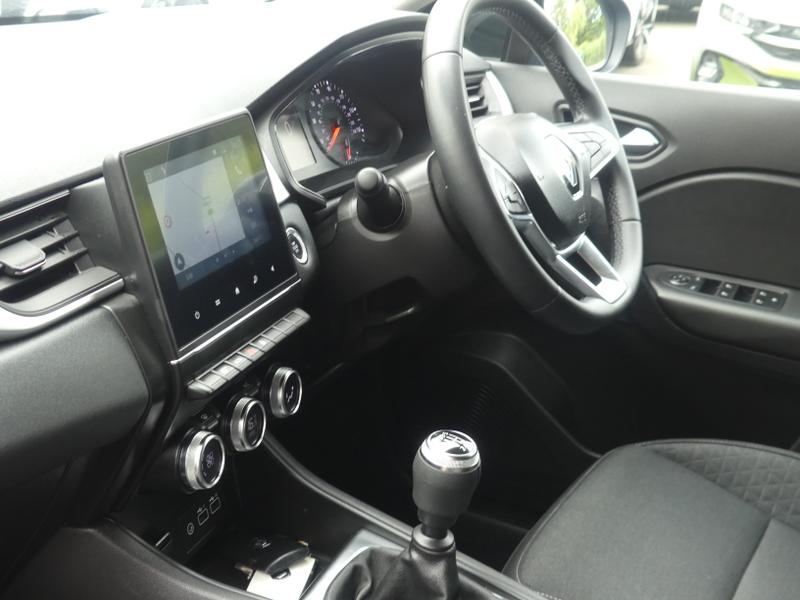 Renault Captur Photo 1dbb9b40-00ec-4f49-9386-b2a6ff47c786.jpg