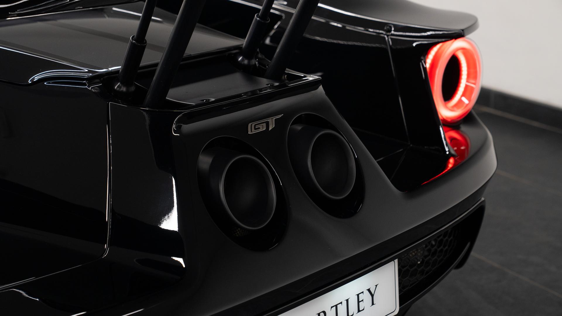 Ford GT Photo 1dc0bef1-0080-4509-a959-e7c3630d33d0.jpg