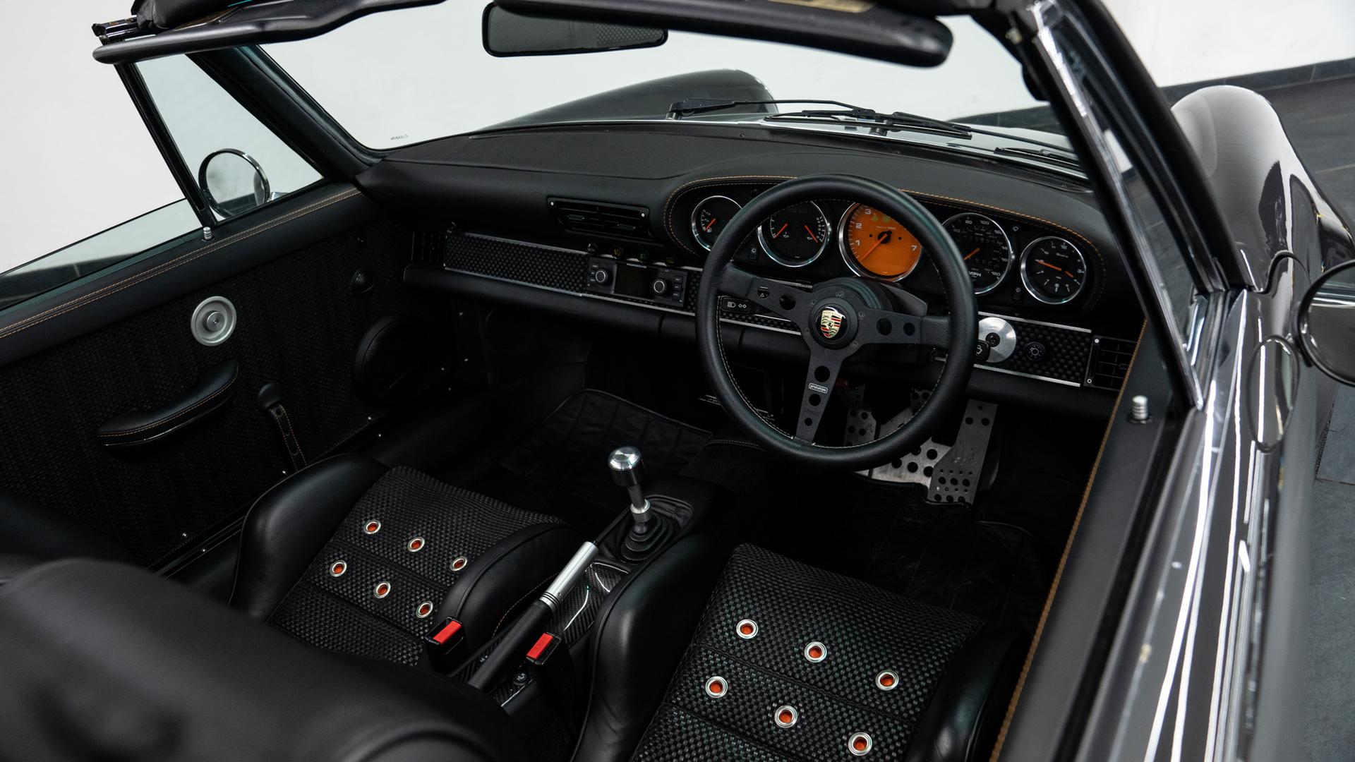Porsche 911 Retro Works Photo 1deb8912-5123-4365-96e7-c62245fda19c.jpg