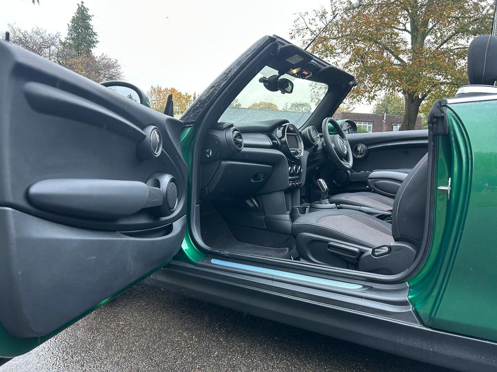 Used MINI Convertible GJ21ULV 25