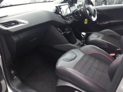 Peugeot 208 Photo 19