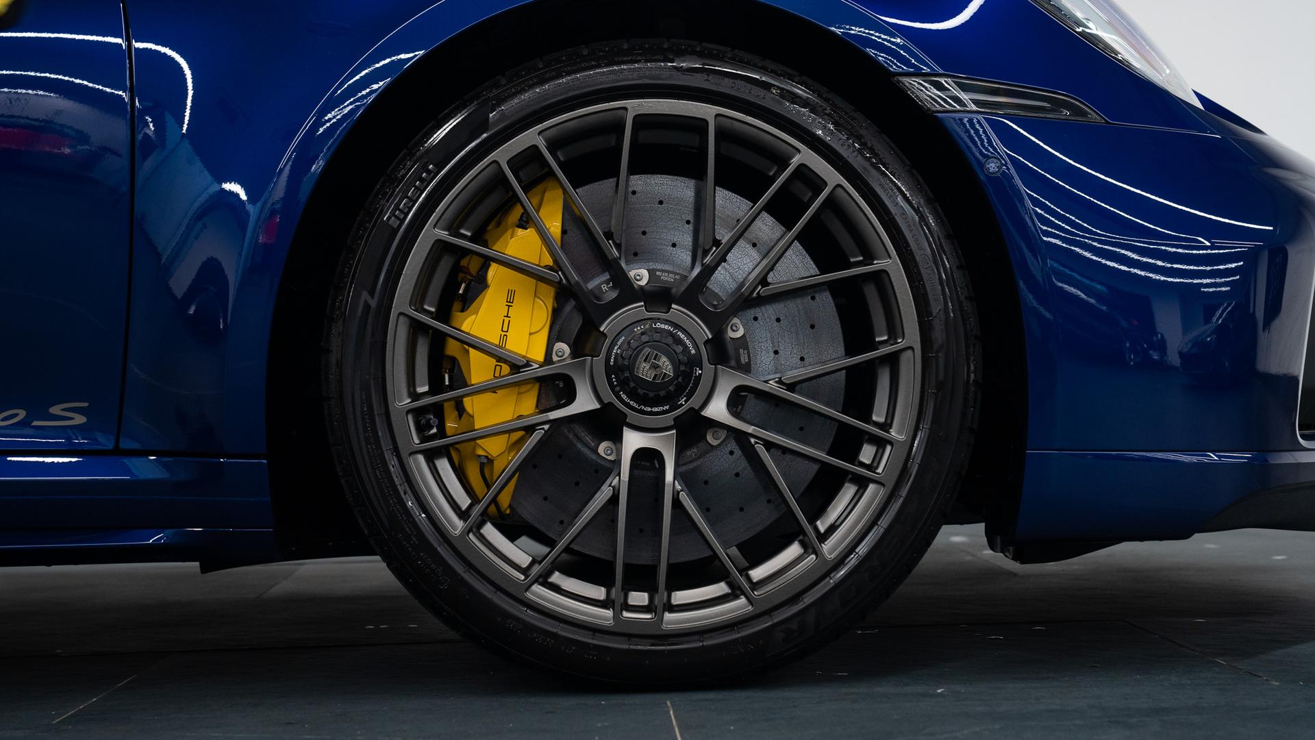Porsche 911 Photo 1e21276f-327c-4e56-9580-abc73d350d25.jpg