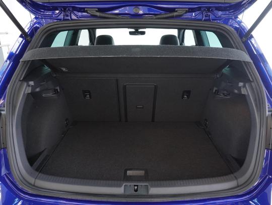 Volkswagen Golf Photo 1e268aa7-e85c-4dd9-be32-18c132b21cb7.jpg