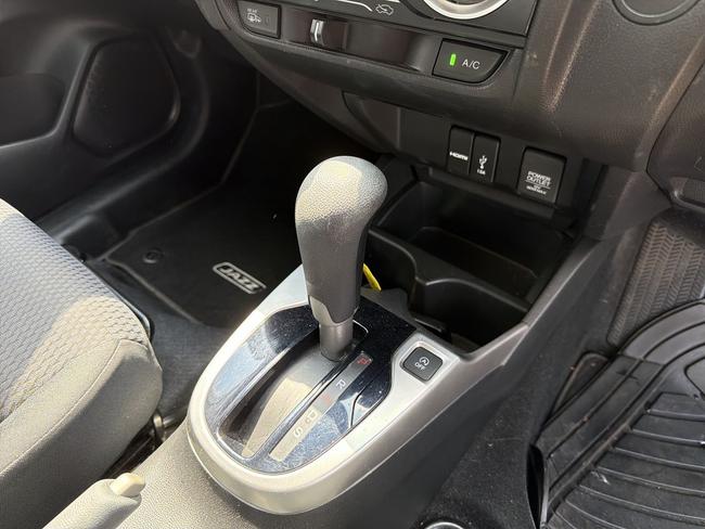 Honda Jazz Photo 1e2ce4ff-ba9d-44fd-9bd3-b6717564df11.jpg