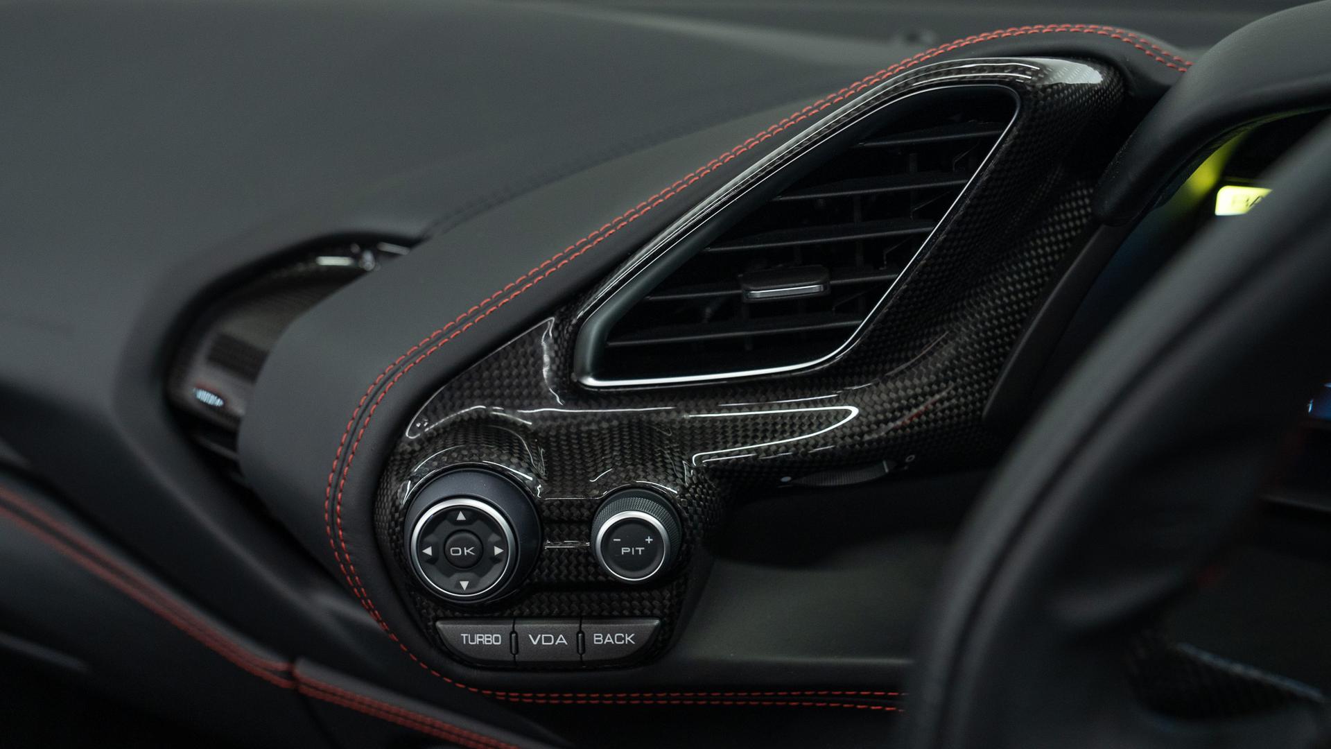 Ferrari 488 Photo 1e365a71-db7e-4c54-9dac-0986e93b4742.jpg