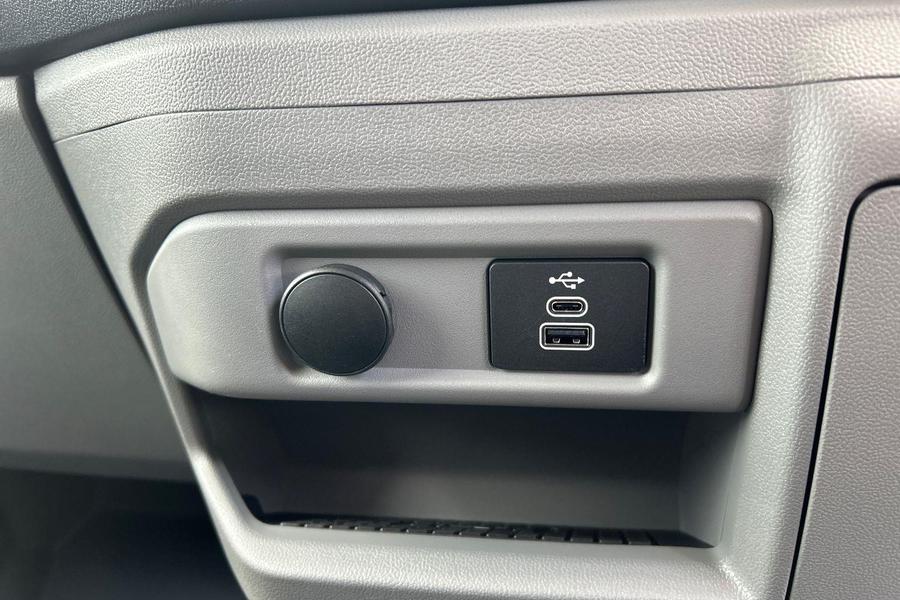 Ford TRANSIT CUSTOM Photo 1e37c259-1592-4fec-875d-3dff4fcea915.jpg