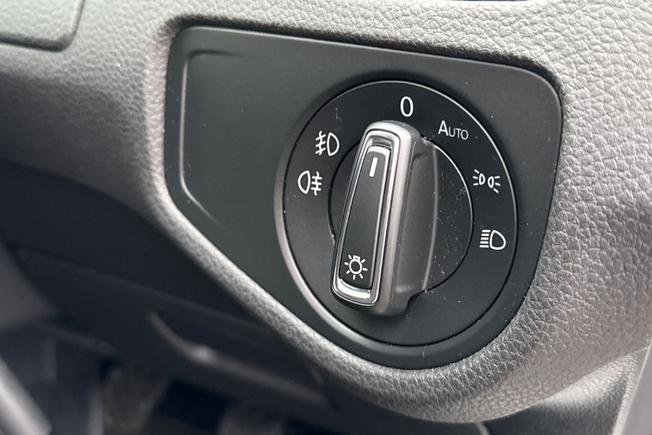 VOLKSWAGEN Golf Photo 25