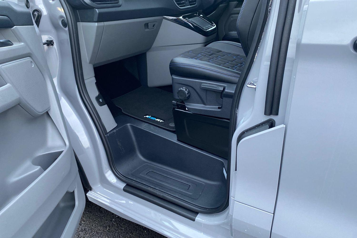 Ford E-TRANSIT CUSTOM Photo 19