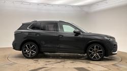 VOLKSWAGEN Tiguan Photo 4