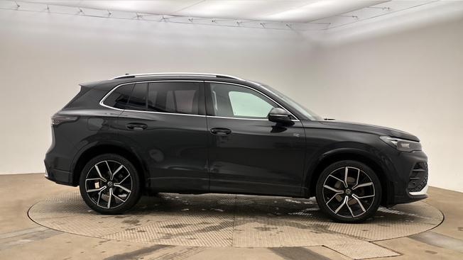 VOLKSWAGEN Tiguan Photo 4