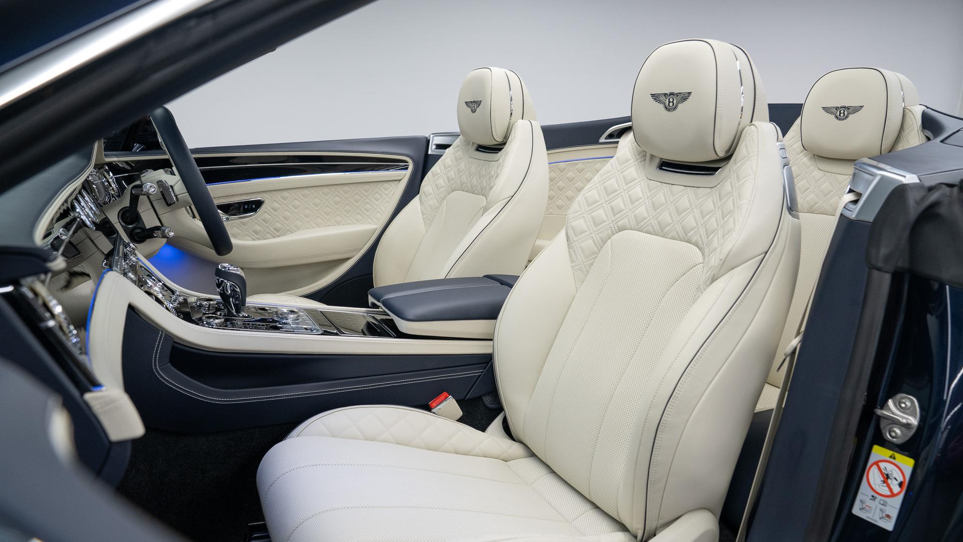 Bentley Continental Photo 1e83f3d3-400f-4f67-817f-42f4d2274f53.jpg