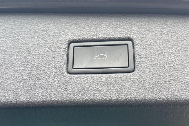 VOLKSWAGEN Tiguan Photo 16
