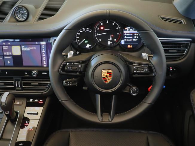 PORSCHE Macan Photo 21