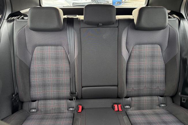 Volkswagen Golf Photo 22