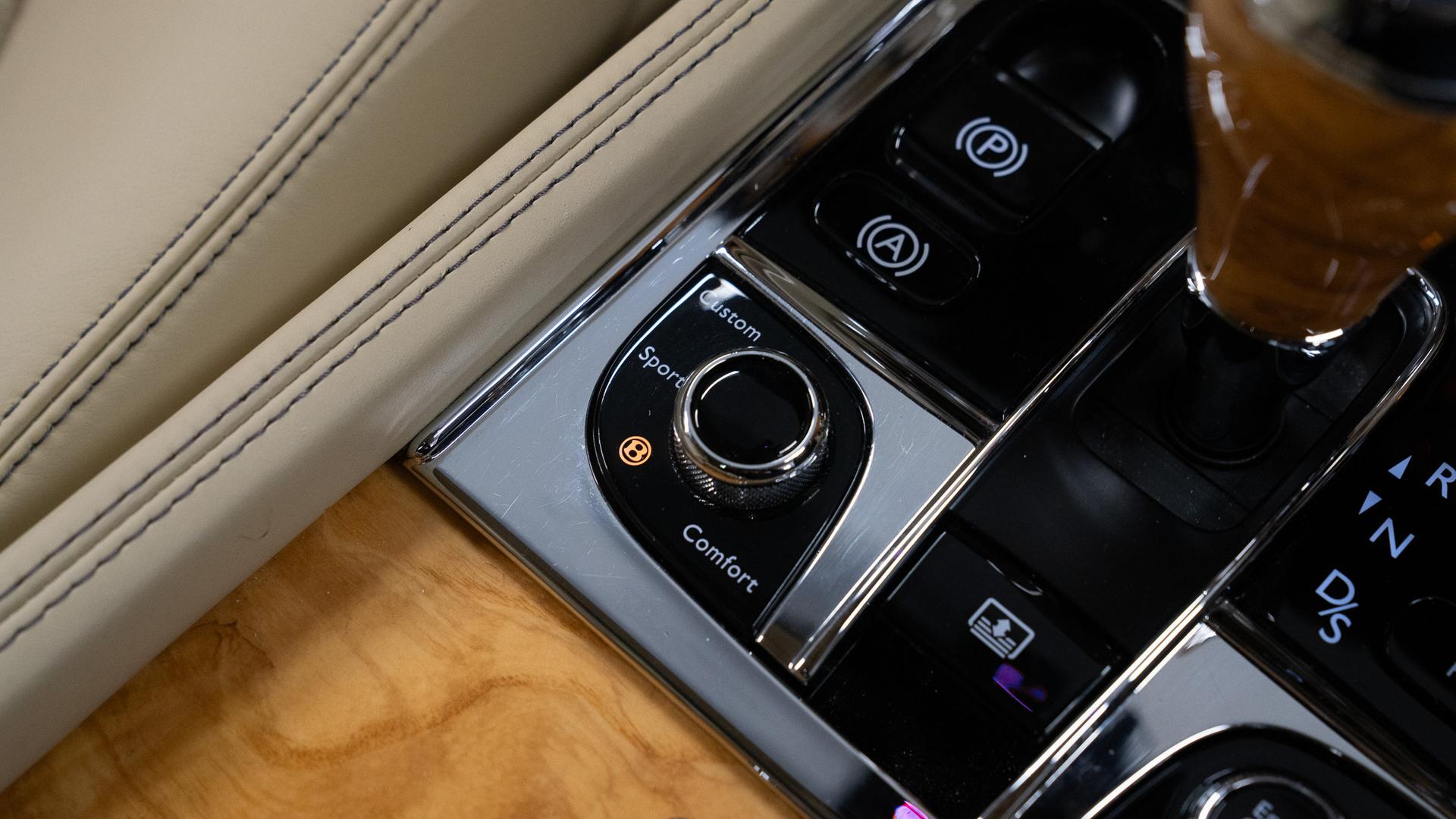 Bentley Mulsanne Photo 1ecb12d1-cef0-48aa-810c-4d098b1df1b2.jpg