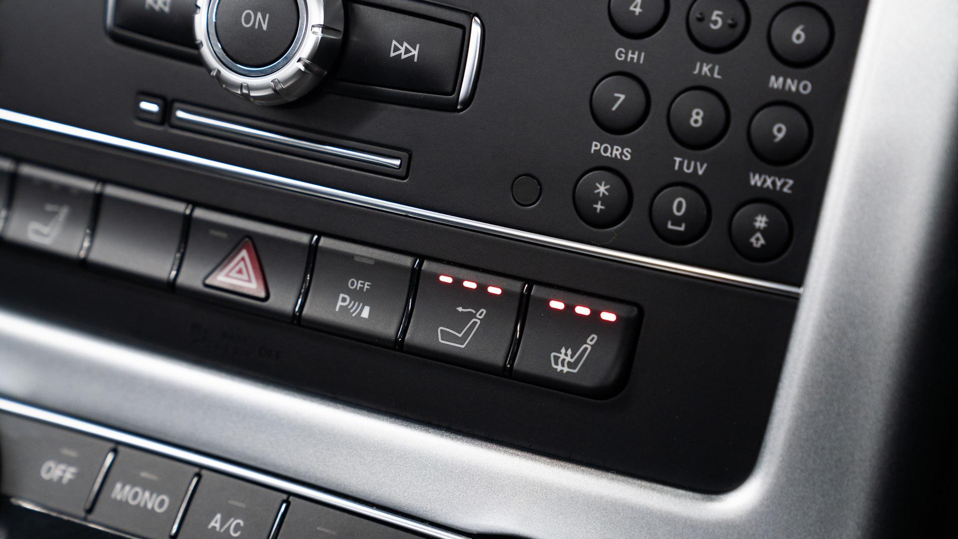 Mercedes-Benz SLS AMG Photo 1ef0d392-5b33-40cd-ae32-4840a41194bd.jpg