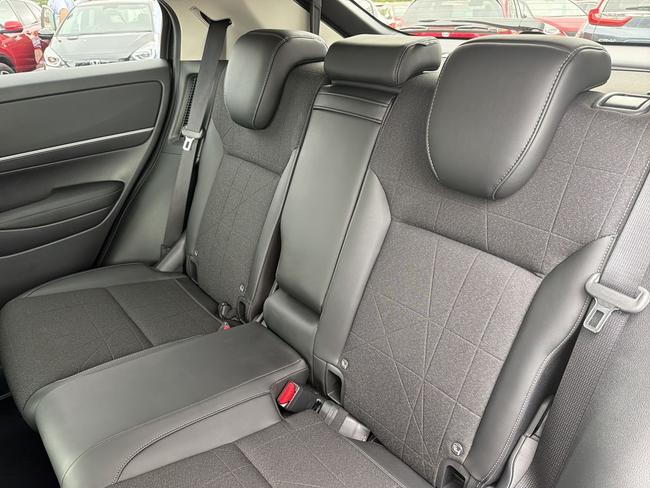 Honda HR-V Photo 1ef1d98f-2c73-4d42-b4c4-24eb24dc2e75.jpg