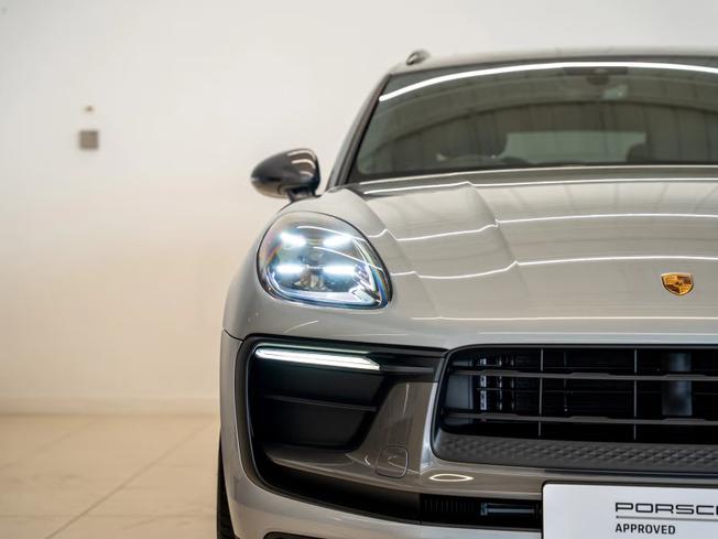 PORSCHE Macan Photo 15