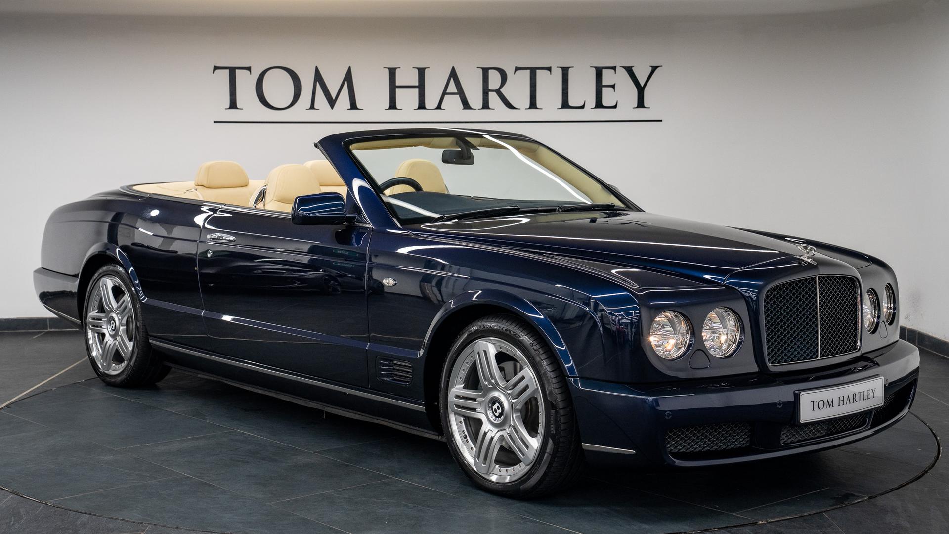 Bentley Azure Photo 1f318ac1-0346-4727-8f91-365949a8ac28.jpg