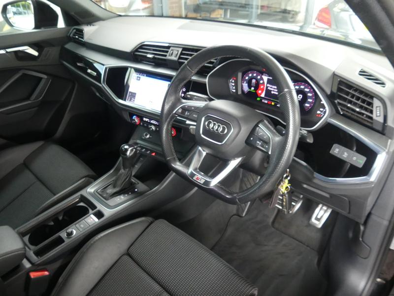 Audi Q3 Photo 1f3a0f0f-3398-4529-a9c0-f961d26db506.jpg