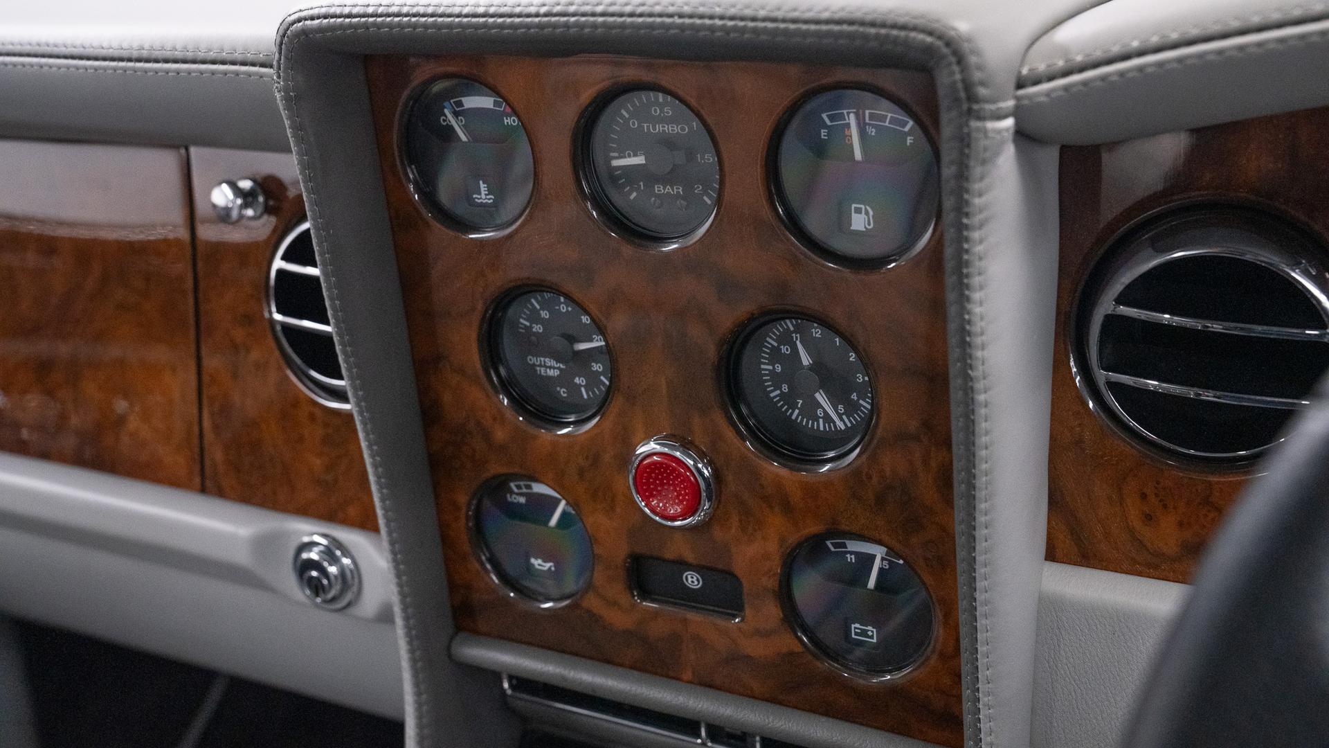 Bentley Continental Photo 1f4e92af-30e8-43e3-8925-28dce999364d.jpg