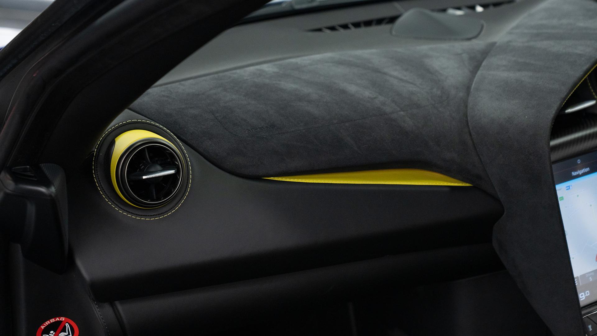 McLaren 720S Photo 1f7b1f80-8006-44e0-b825-5a6e38773500.jpg