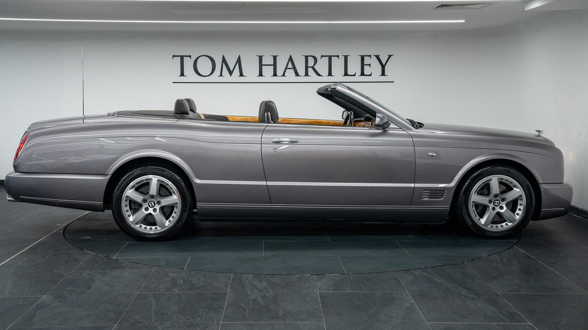 Bentley Azure Photo 1f7b40db-f992-4321-b32b-c5a2b8536c42.jpg