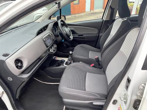 Toyota Yaris Photo 1f7c2d18-19e8-4da1-b875-2a336a8b2330.jpeg