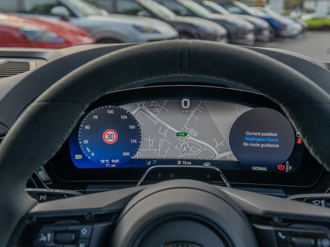 PORSCHE Macan Photo 17
