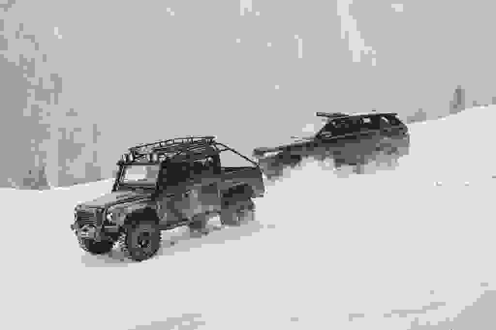 Land Rover Defender 110 Pick-Up Photo 1facfe51-7451-4094-9ae7-e233e707221c.jpg