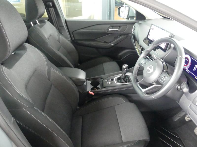 Nissan Qashqai Photo 1fbd70d8-6e5b-4d87-a7e5-837b32d648c0.jpg