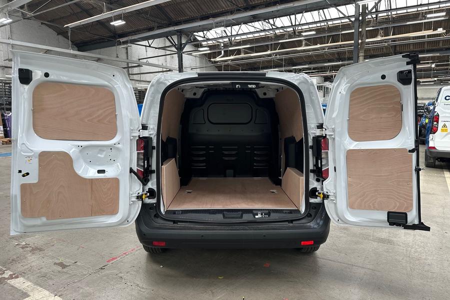 Ford TRANSIT COURIER Photo 1fbd7c61-a02b-4be9-a674-4c7aa24f0198.jpg