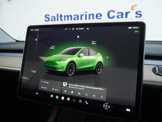 TESLA Model Y Photo 1fc7e226-89f8-4165-a54d-27660733a7f2.jpg