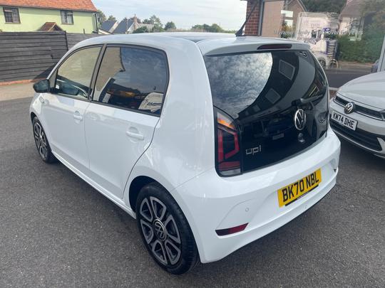 Volkswagen up! Photo 1fd20b5e-5b74-4bf8-aafe-23201bc799b3.jpg
