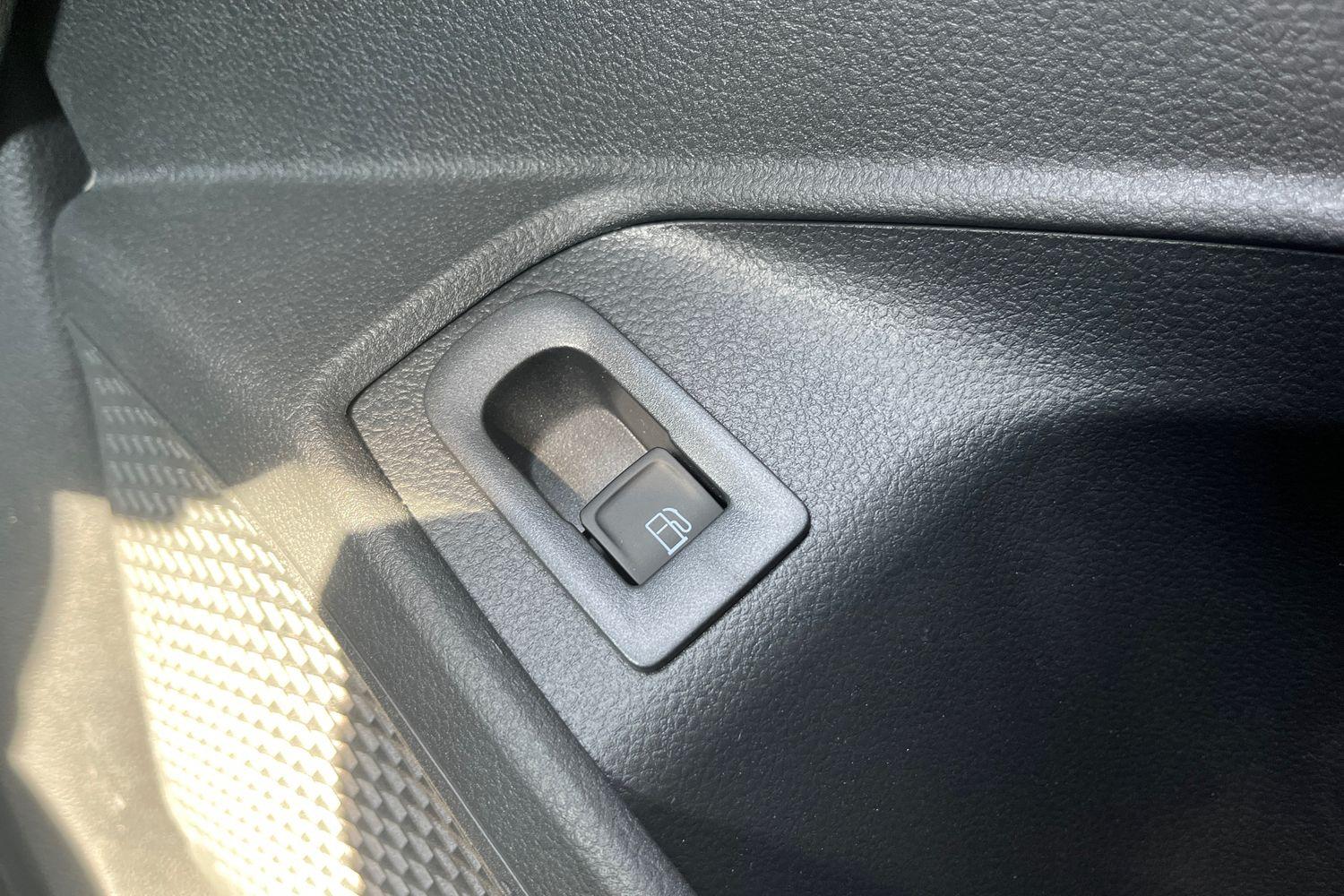 Ford TRANSIT CONNECT Photo 33