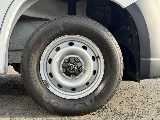 Toyota PROACE MAX Photo 1fe8fd75-3e6b-405b-855e-935e32cae05c.jpg