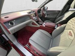 BENTLEY Bentayga Photo 2