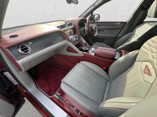 BENTLEY Bentayga Photo 2