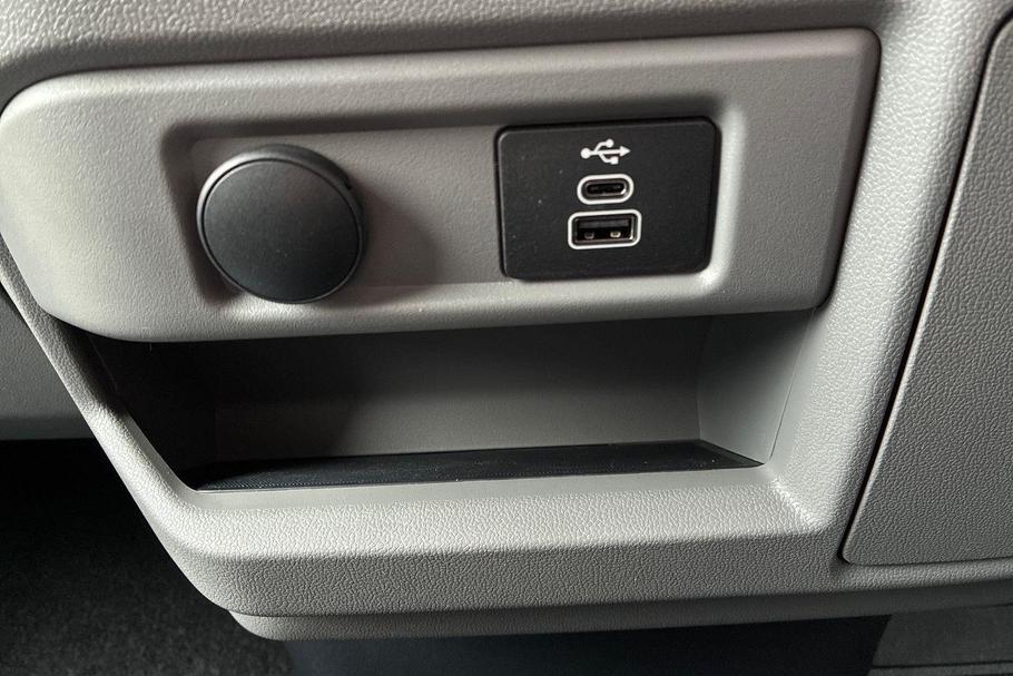 Used Ford CUSTOM CUSTOMPHEV13 24