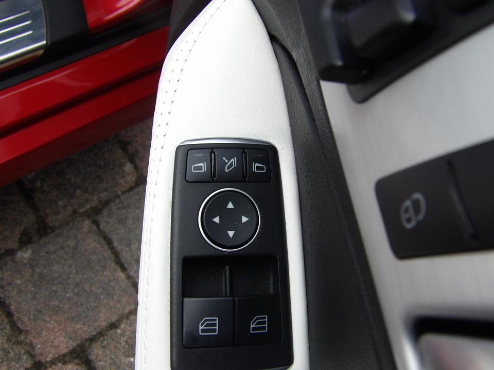 Used Mercedes-Benz SLK BV65EHO 28