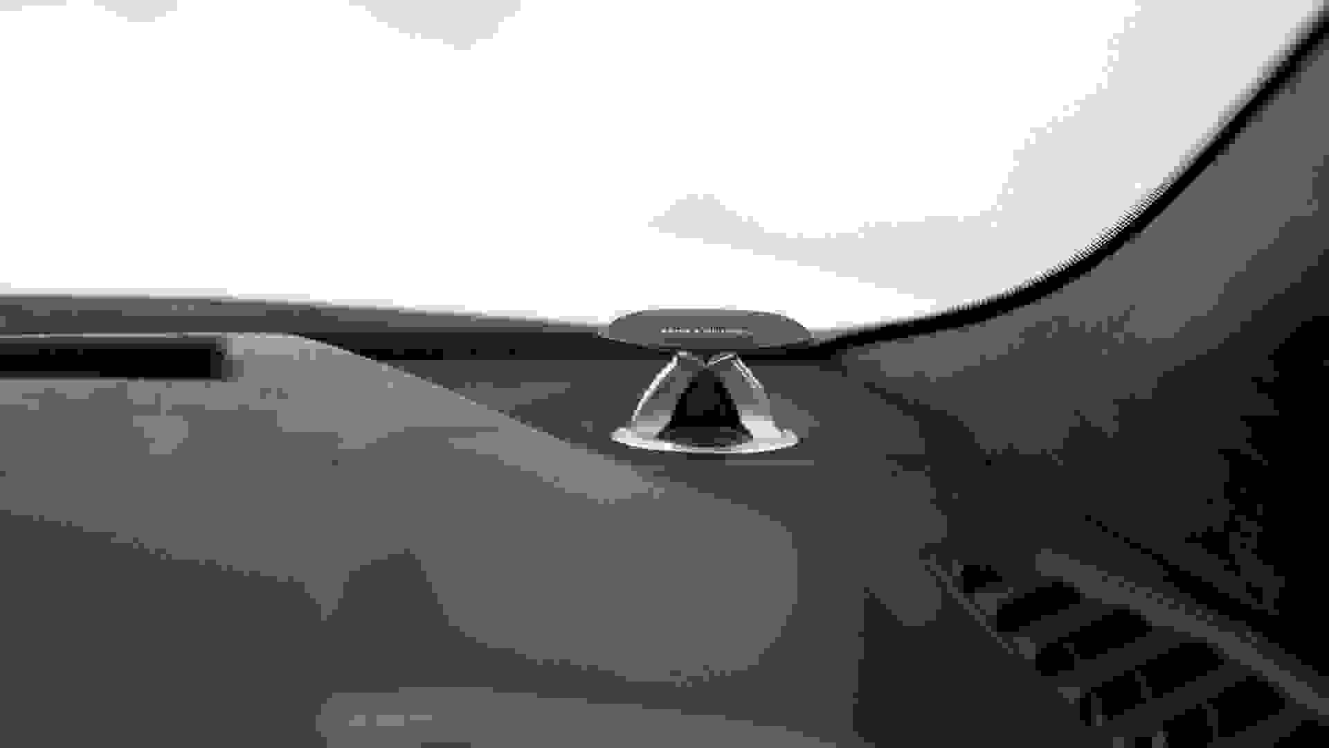 Lamborghini Urus Photo 201a7af2-1057-4130-add6-e9a8cf4d5422.jpg