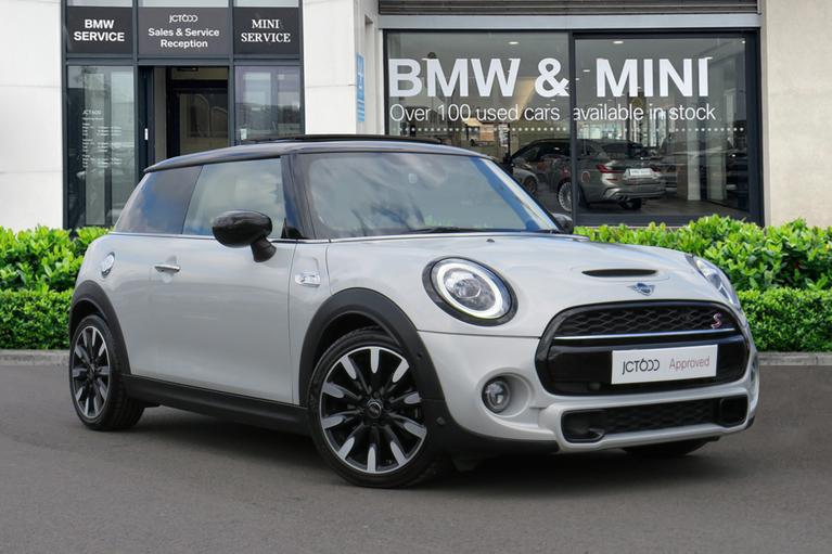 Used 2021 MINI Hatchback COOPER S EXCLUSIVE White Silver at JCT600