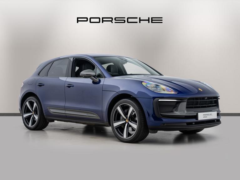 Used 2022 PORSCHE Macan 2.0T T SUV 5dr Petrol PDK 4WD Euro 6 (s/s) (265 ps) Blue at JCT600