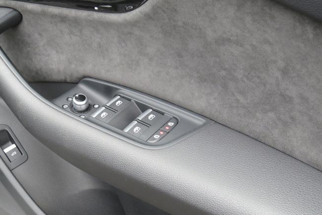 AUDI Sq7 Photo 11