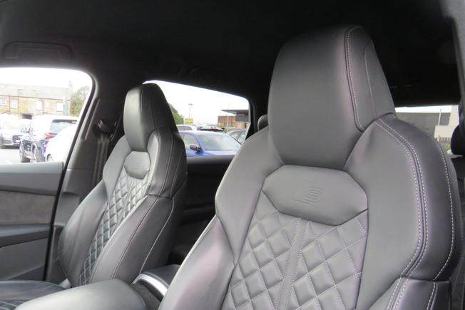 AUDI Sq7 Photo 17