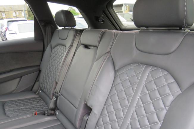 AUDI Sq7 Photo 19