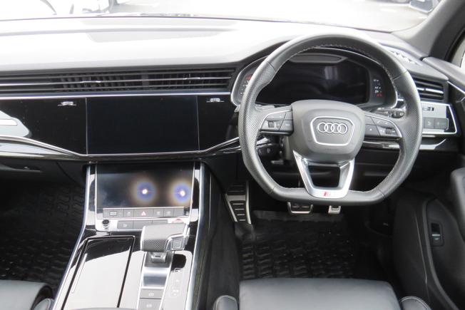 AUDI Sq7 Photo 26