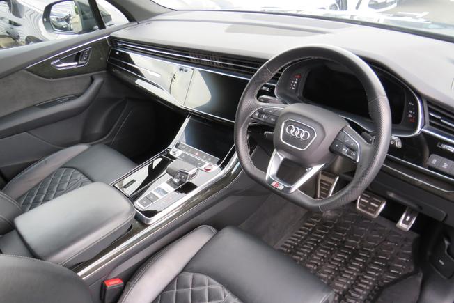 AUDI Sq7 Photo 27
