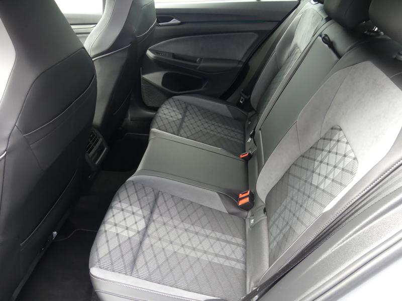 Volkswagen Golf Photo 2025b83e-d50f-40e3-ad02-a69ce50514cc.jpg